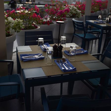 Golden Tulip Muscat Otel Dış mekan fotoğraf