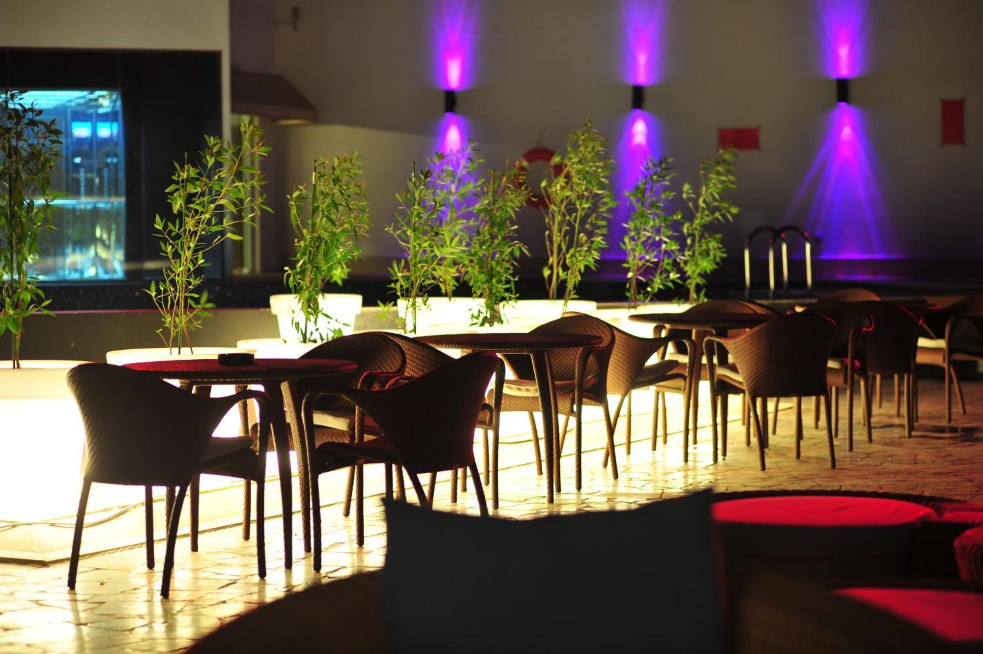 Golden Tulip Muscat Otel Dış mekan fotoğraf