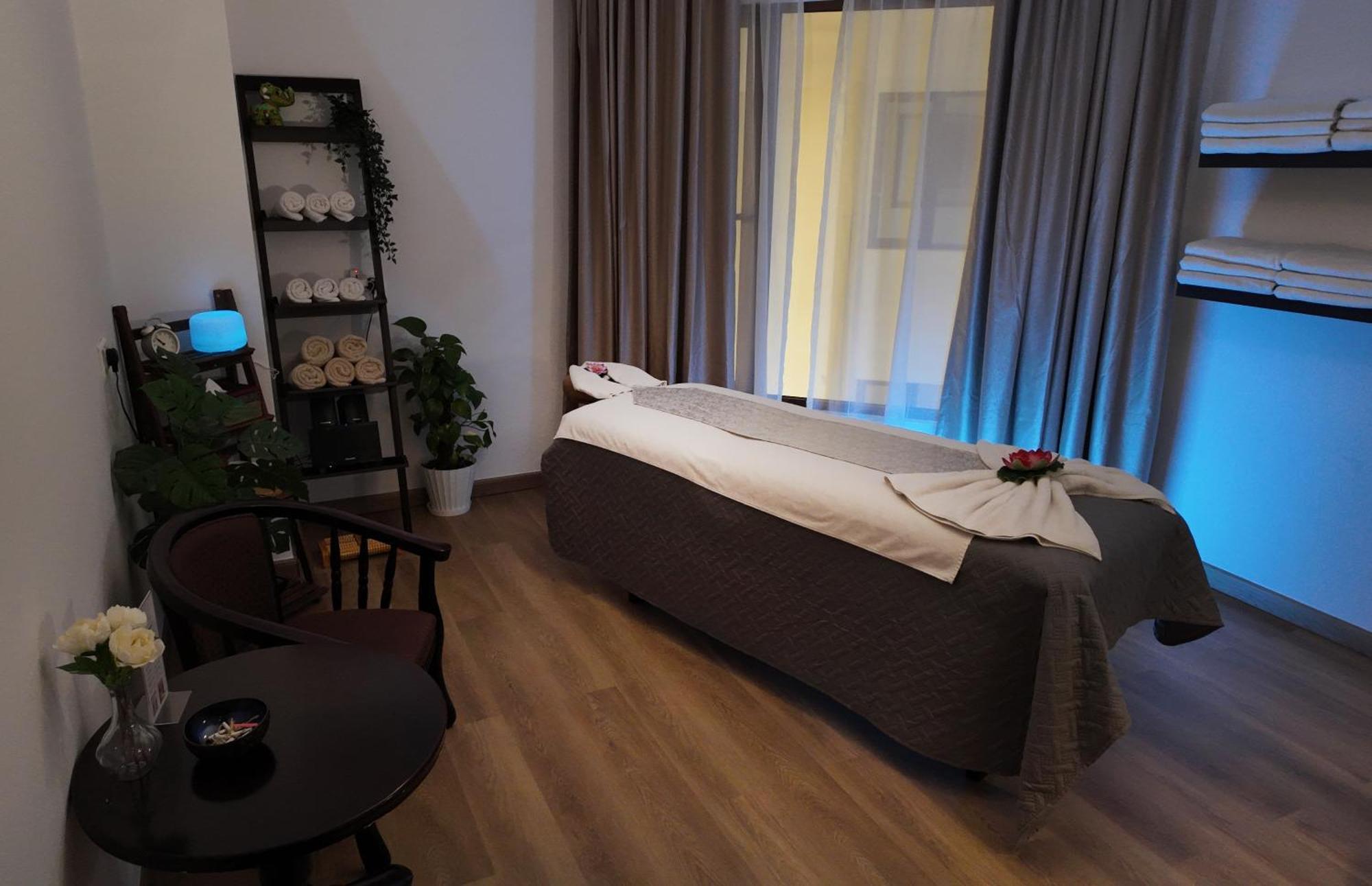 Golden Tulip Muscat Otel Dış mekan fotoğraf